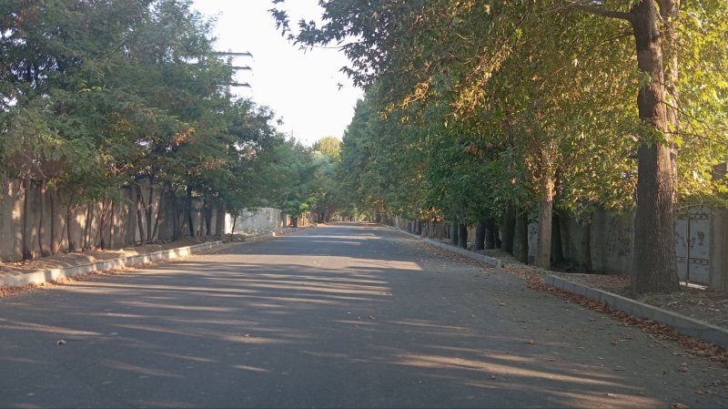 یکی از خیابانهای باغی نمکلان